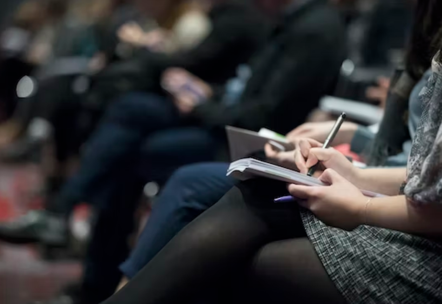 如何判斷深圳同聲翻譯公司的譯員的實(shí)力好壞？