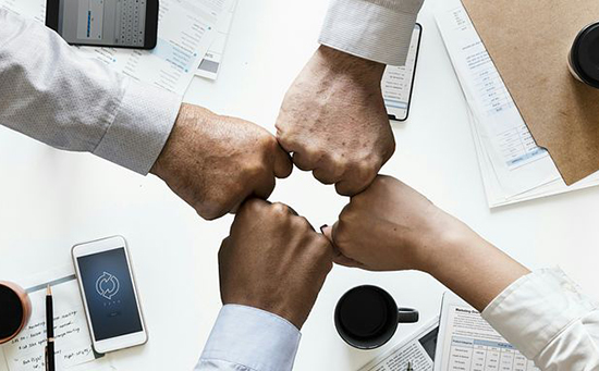 同聲翻譯可以服務(wù)哪些行業(yè)，深圳翻譯公司告訴你